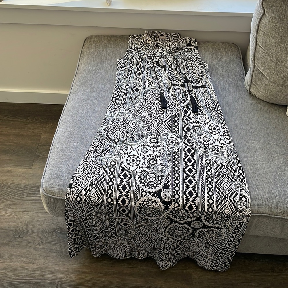 Black and white printed Chico’s dress size 0.